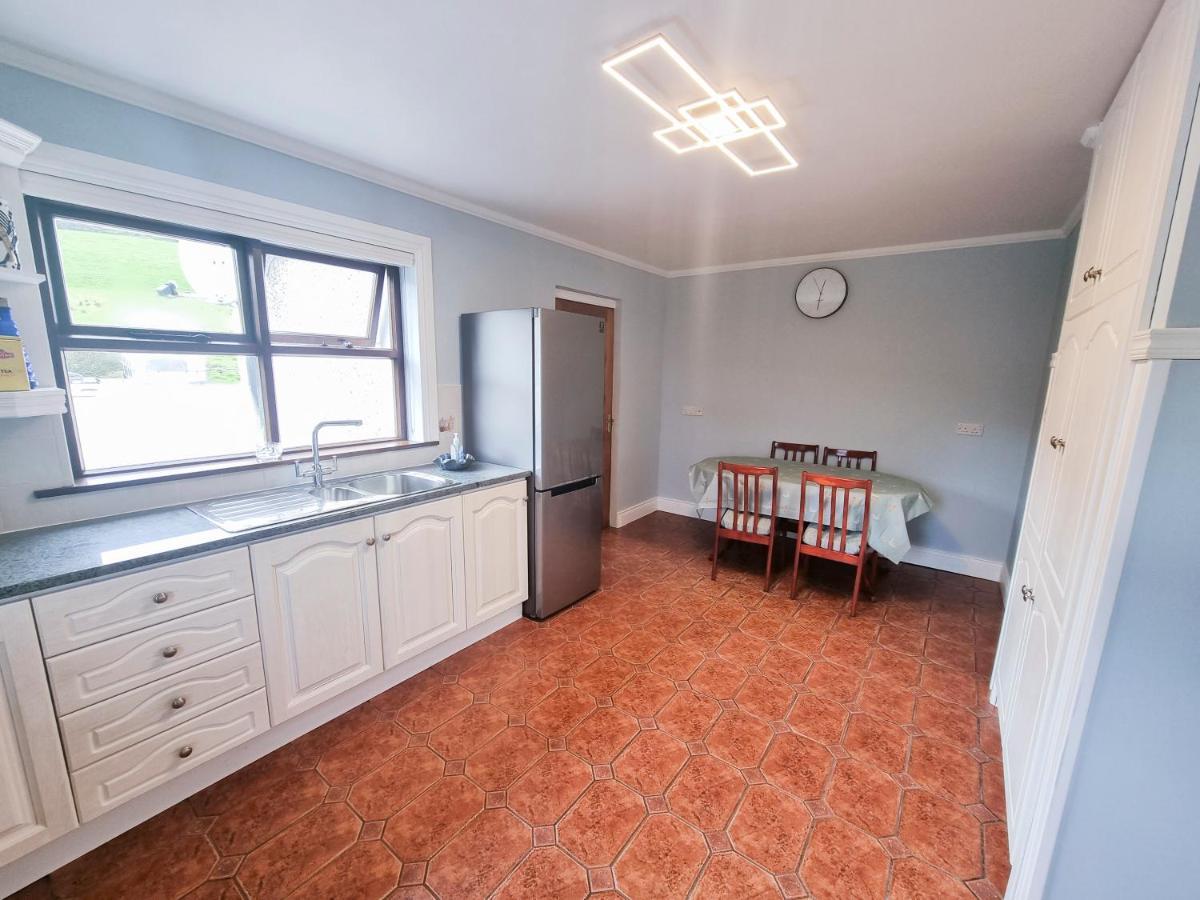 3 Bed Renovated Cottage Carramore Lake, Belmullet Ballina (Mayo) Exterior foto